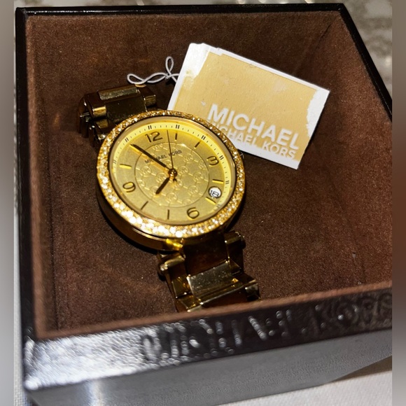 NWT Michael Kors MK6219 Women's Stainless Steel Analog Dial
Quartz Wrist Watch - Picture 7 of 7